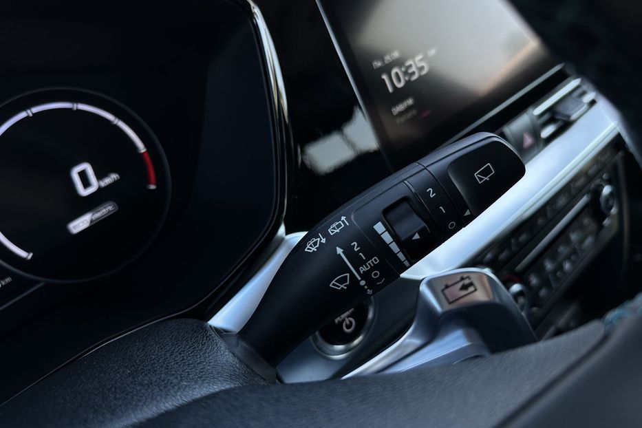 Продам Kia Niro 64 kWh Макс. комплектація Люк. 2021 года в Львове