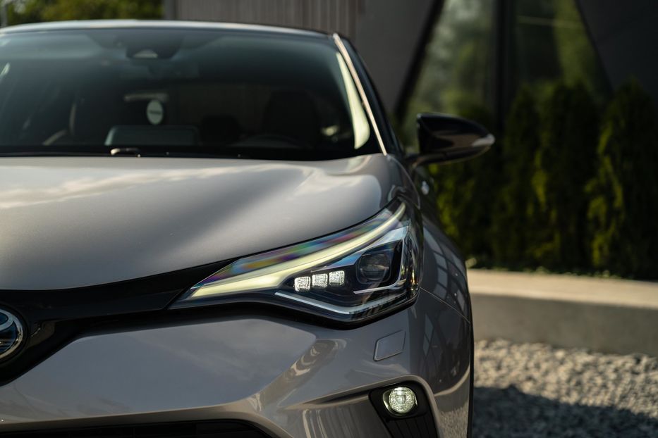 Продам Toyota C-HR Hybrid 2021 года в Черновцах