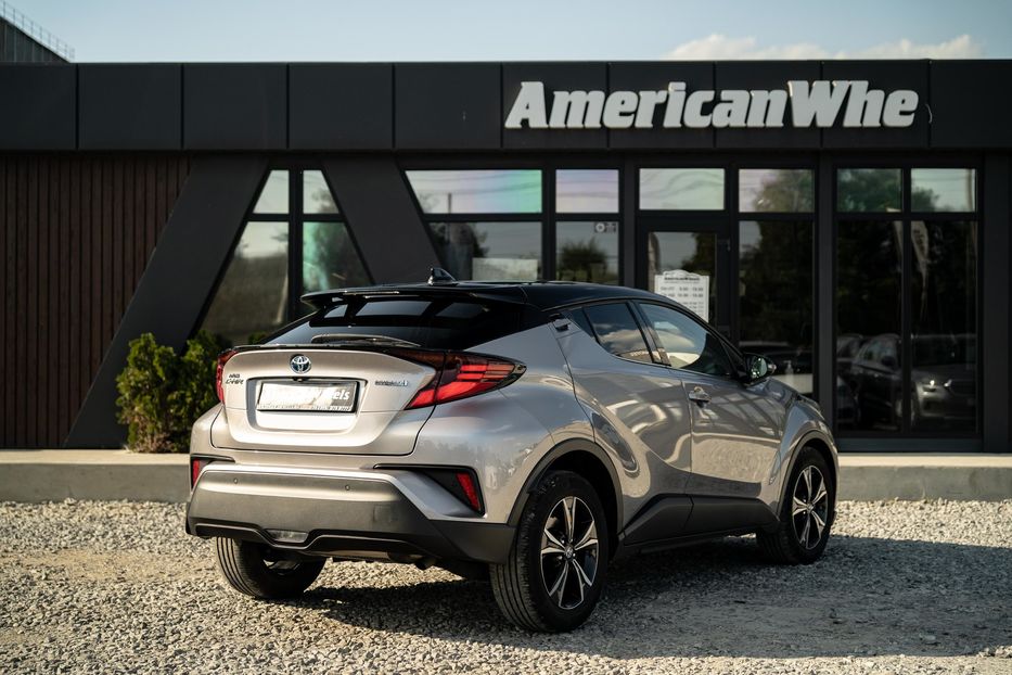 Продам Toyota C-HR Hybrid 2021 года в Черновцах