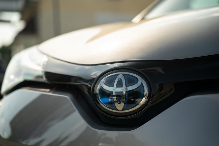 Продам Toyota C-HR Hybrid 2021 года в Черновцах