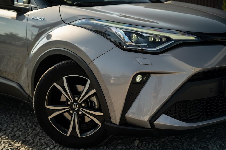 Продам Toyota C-HR Hybrid 2021 года в Черновцах