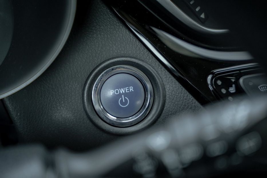 Продам Toyota C-HR Hybrid 2021 года в Черновцах