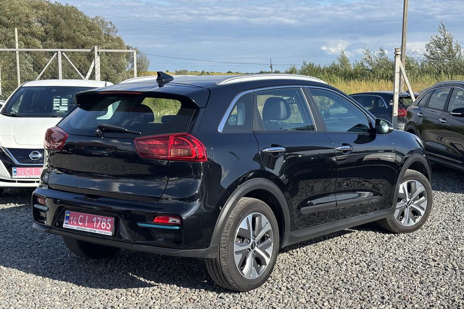 Продам Kia Niro 64квт  2022 года в Львове