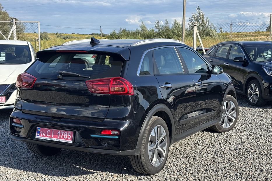 Продам Kia Niro 64квт  2022 года в Львове