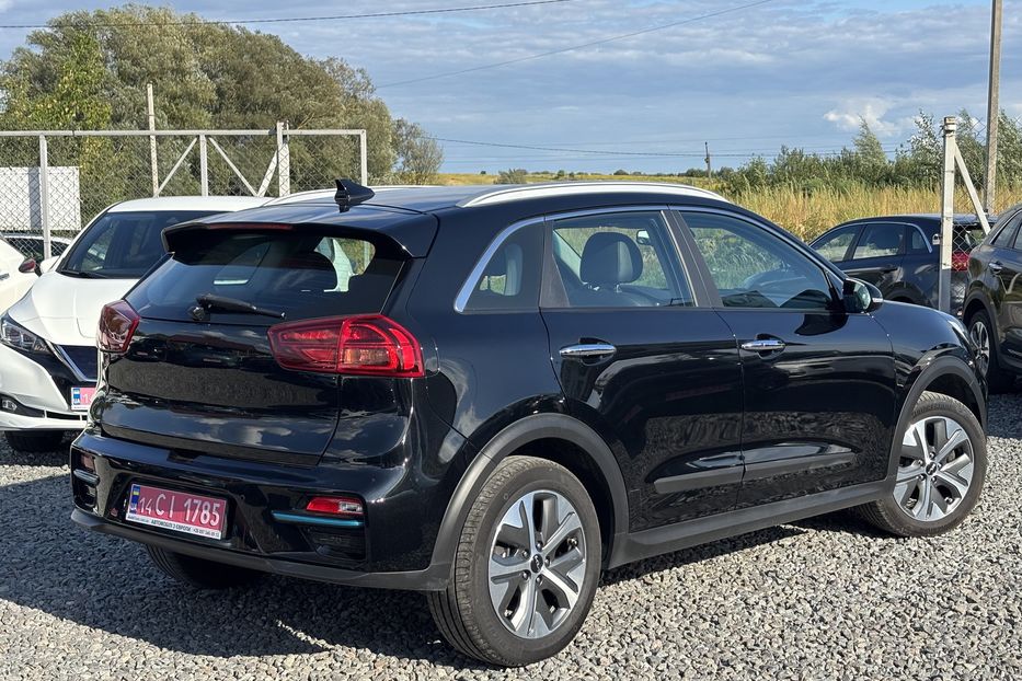 Продам Kia Niro 64квт  2022 года в Львове