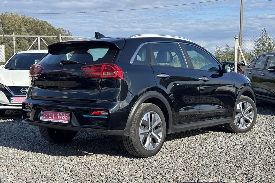 Продам Kia Niro 64квт  2022 года в Львове