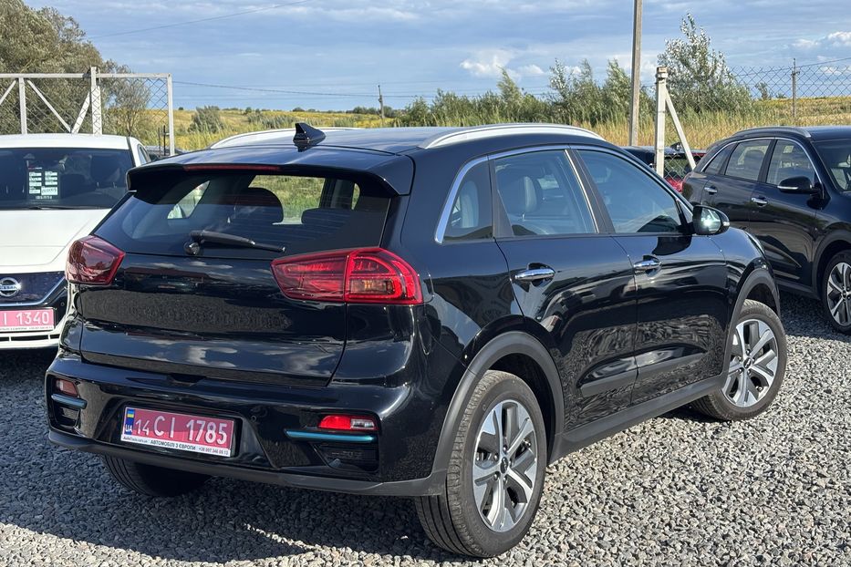Продам Kia Niro 64квт  2022 года в Львове
