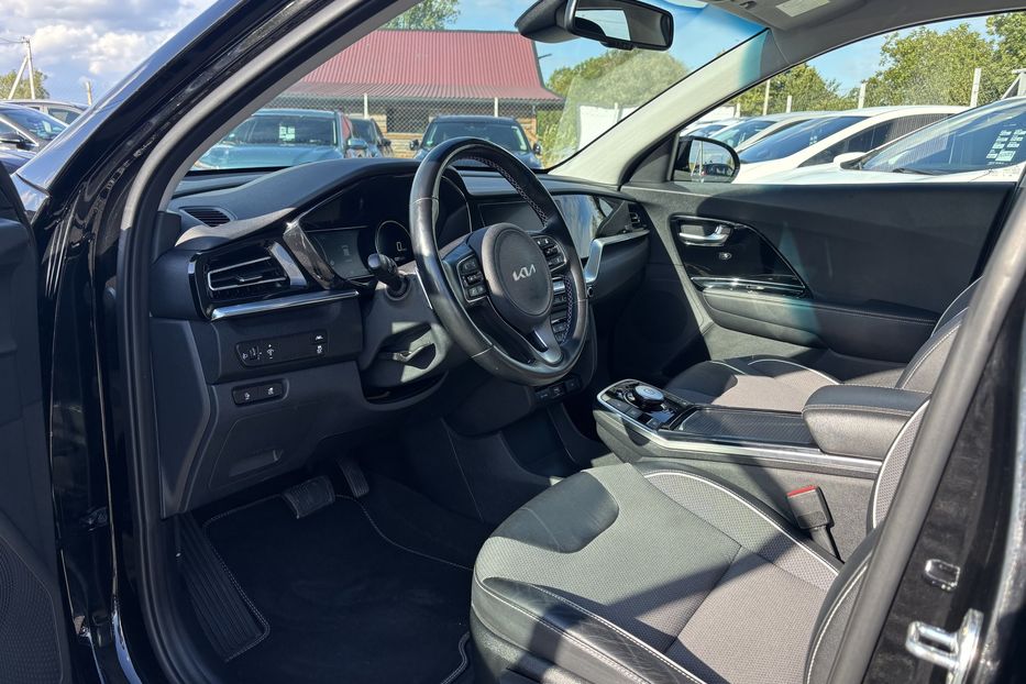Продам Kia Niro 64квт  2022 года в Львове
