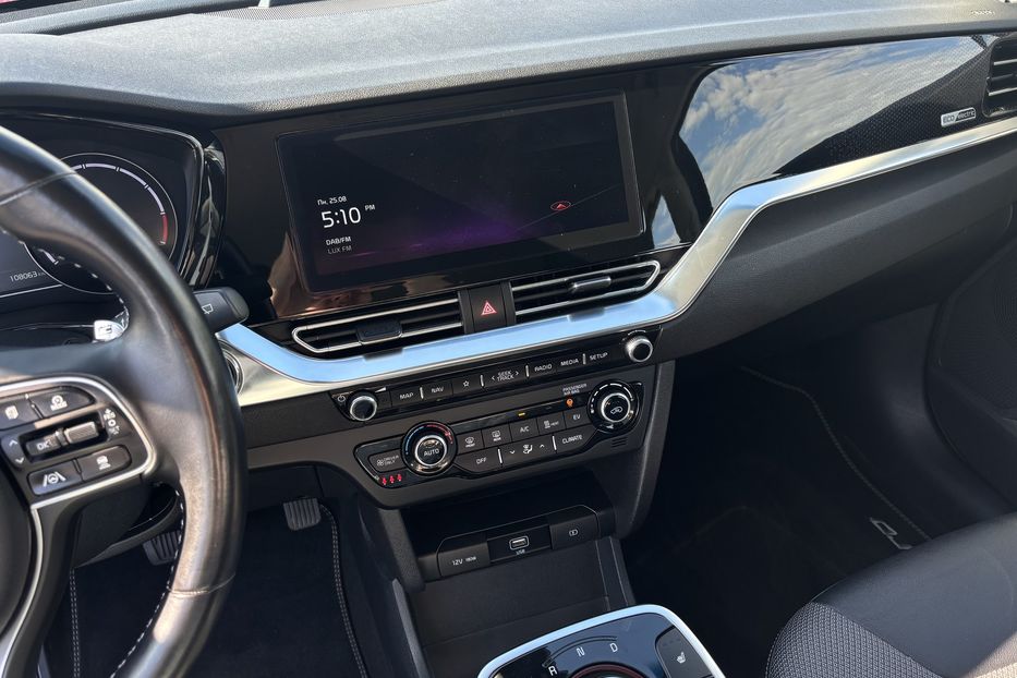 Продам Kia Niro 64квт  2022 года в Львове