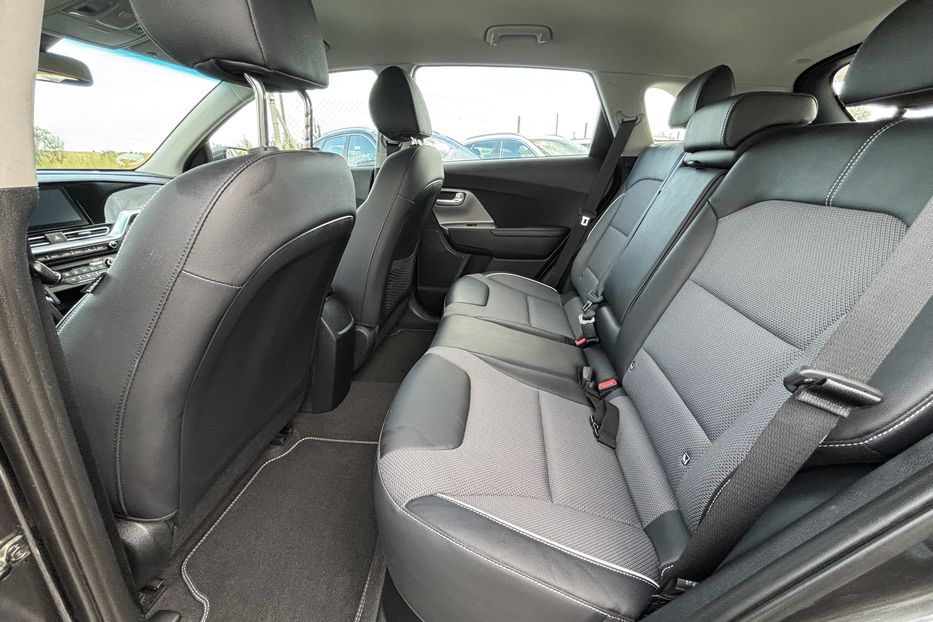 Продам Kia Niro 64квт авто у Львові 2021 года в Львове