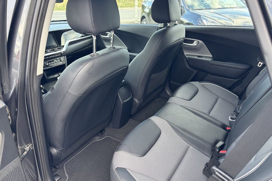 Продам Kia Niro 64квт авто у Львові 2021 года в Львове