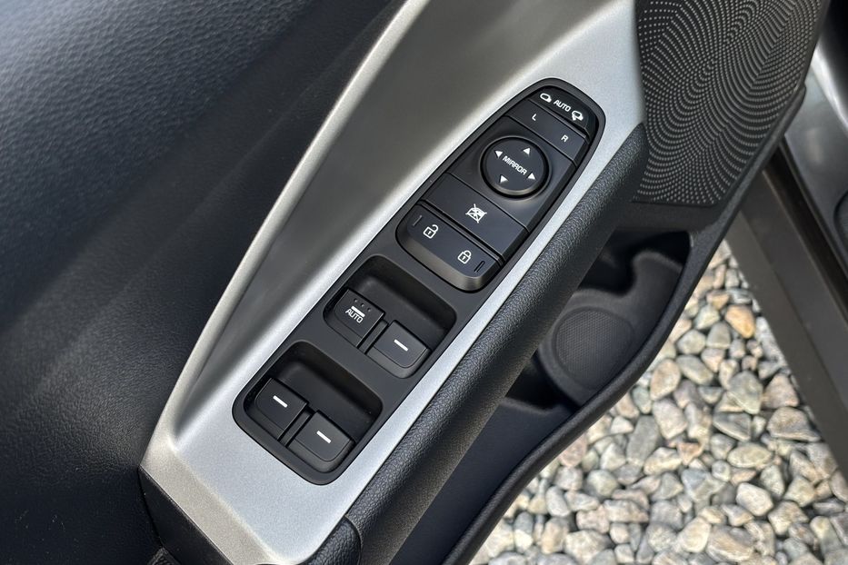 Продам Kia Niro 64квт авто у Львові 2021 года в Львове