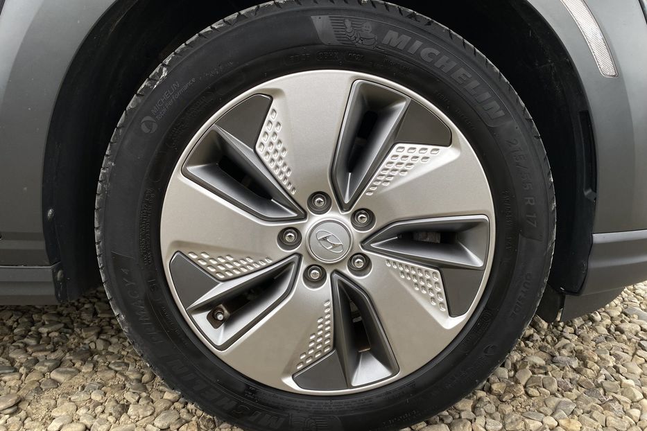 Продам Hyundai Kona 64kWhМакс.комплектація PREMIUM 2020 года в Львове