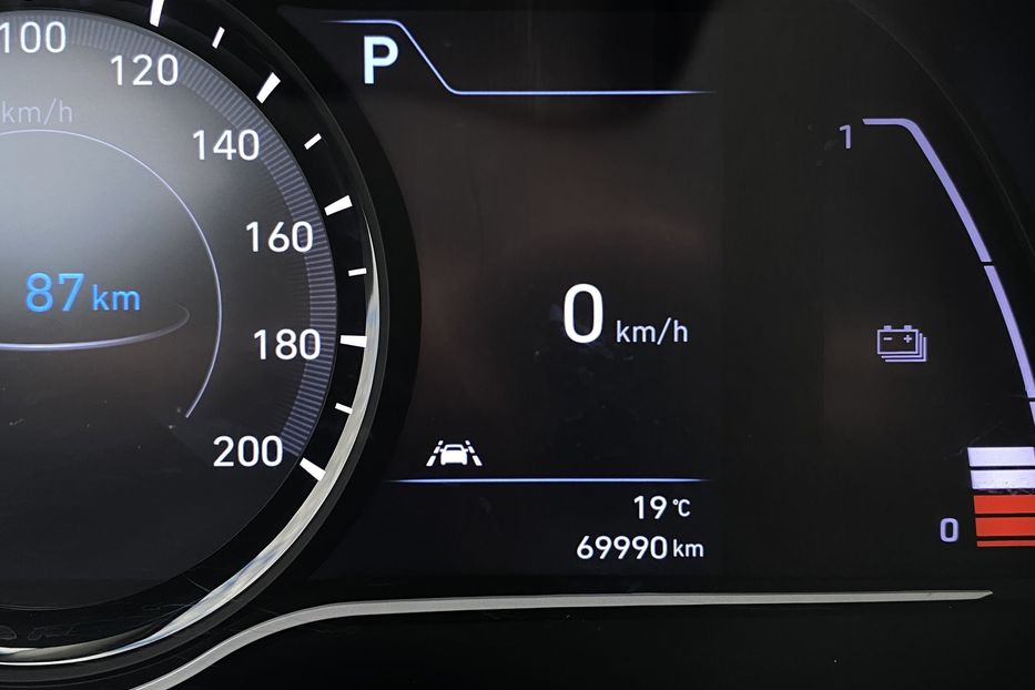 Продам Hyundai Kona 64kWhМакс.комплектація PREMIUM 2020 года в Львове