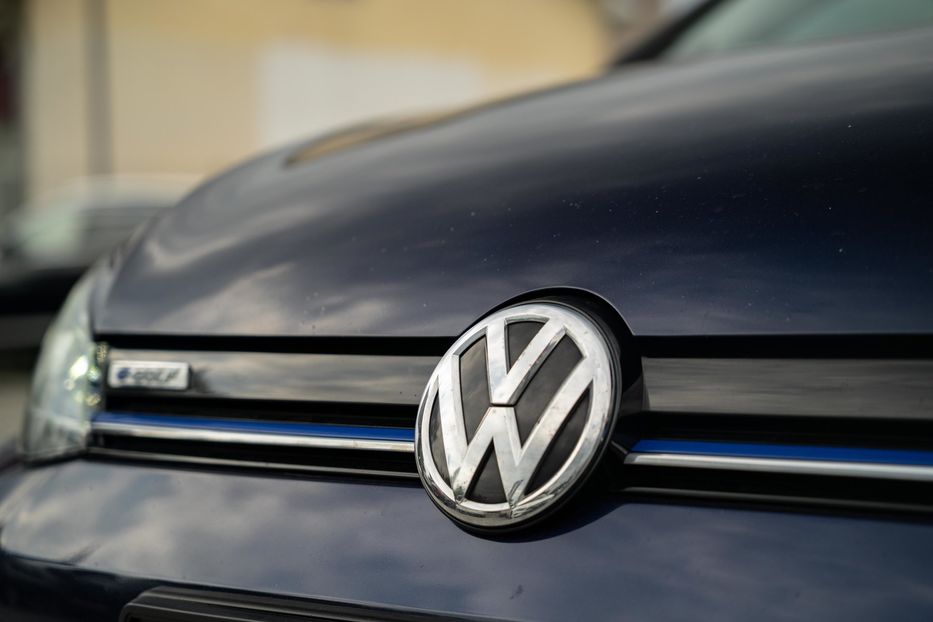 Продам Volkswagen e-Golf 2017 года в Черновцах