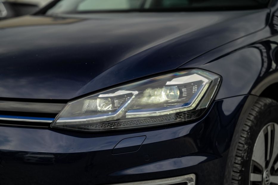 Продам Volkswagen e-Golf 2017 года в Черновцах