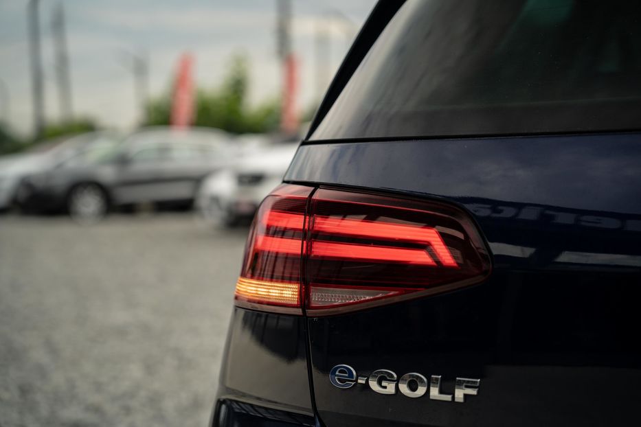 Продам Volkswagen e-Golf 2017 года в Черновцах