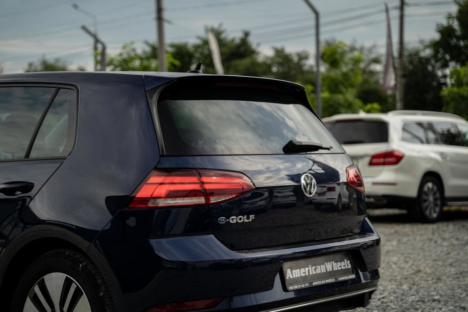 Продам Volkswagen e-Golf 2017 года в Черновцах