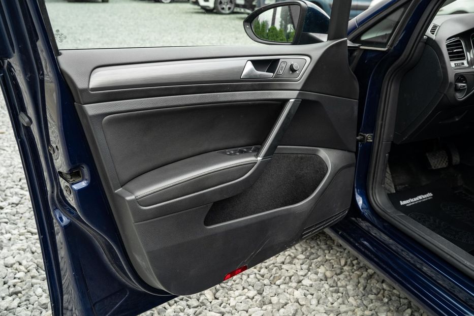 Продам Volkswagen e-Golf 2017 года в Черновцах