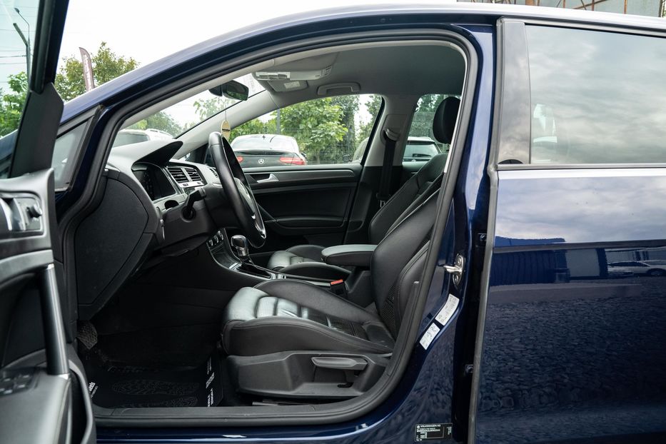 Продам Volkswagen e-Golf 2017 года в Черновцах