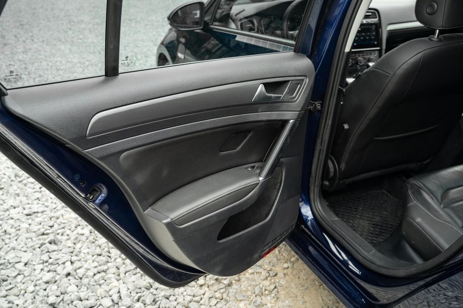 Продам Volkswagen e-Golf 2017 года в Черновцах