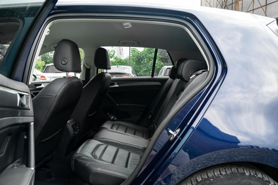 Продам Volkswagen e-Golf 2017 года в Черновцах