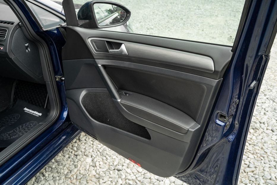 Продам Volkswagen e-Golf 2017 года в Черновцах