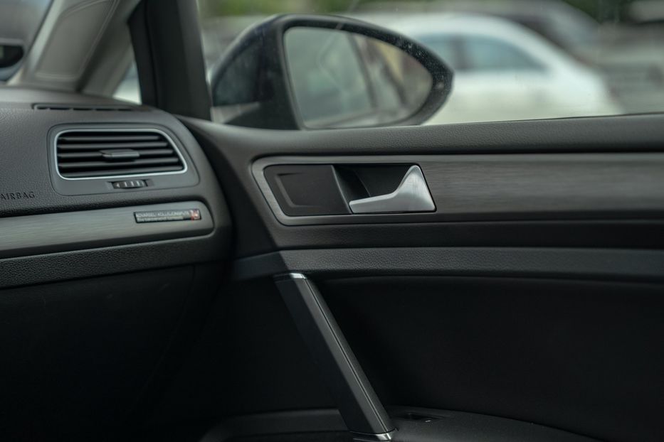 Продам Volkswagen e-Golf 2017 года в Черновцах