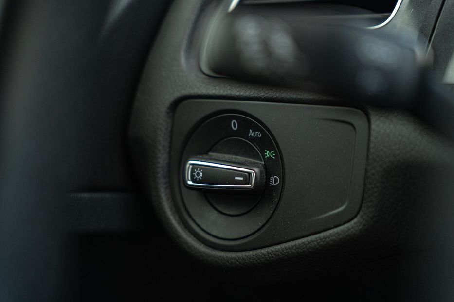 Продам Volkswagen e-Golf 2017 года в Черновцах