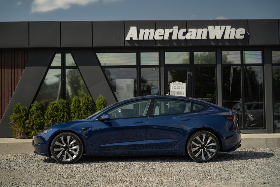 Продам Tesla Model 3 Long Range Dual Motor 2024 года в Черновцах