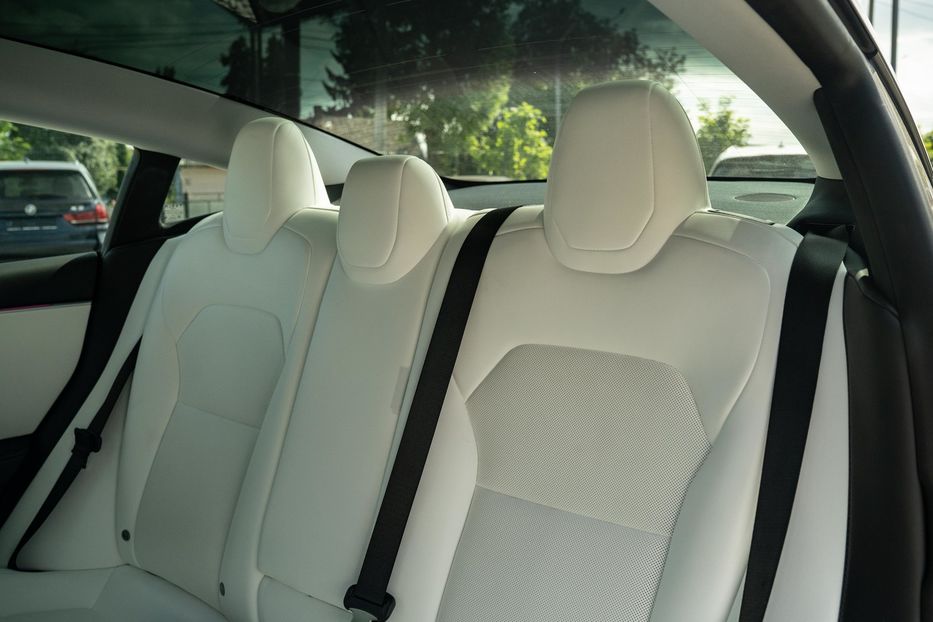 Продам Tesla Model 3 Long Range Dual Motor 2024 года в Черновцах