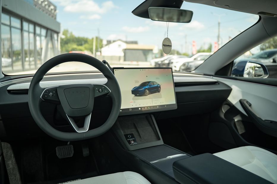 Продам Tesla Model 3 Long Range Dual Motor 2024 года в Черновцах