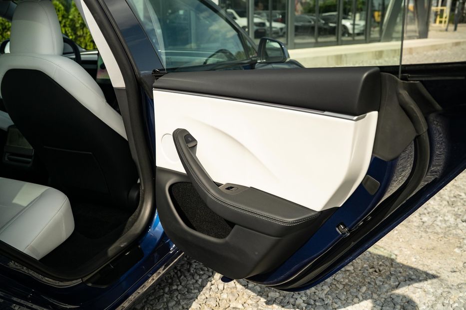 Продам Tesla Model 3 Long Range Dual Motor 2024 года в Черновцах