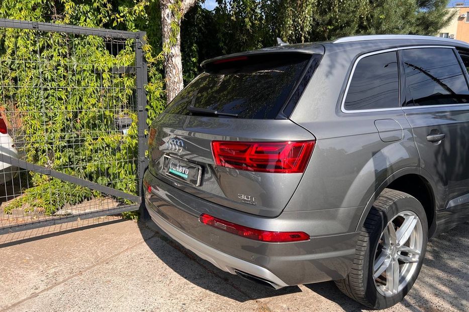 Продам Audi Q7 2016 года в Черновцах