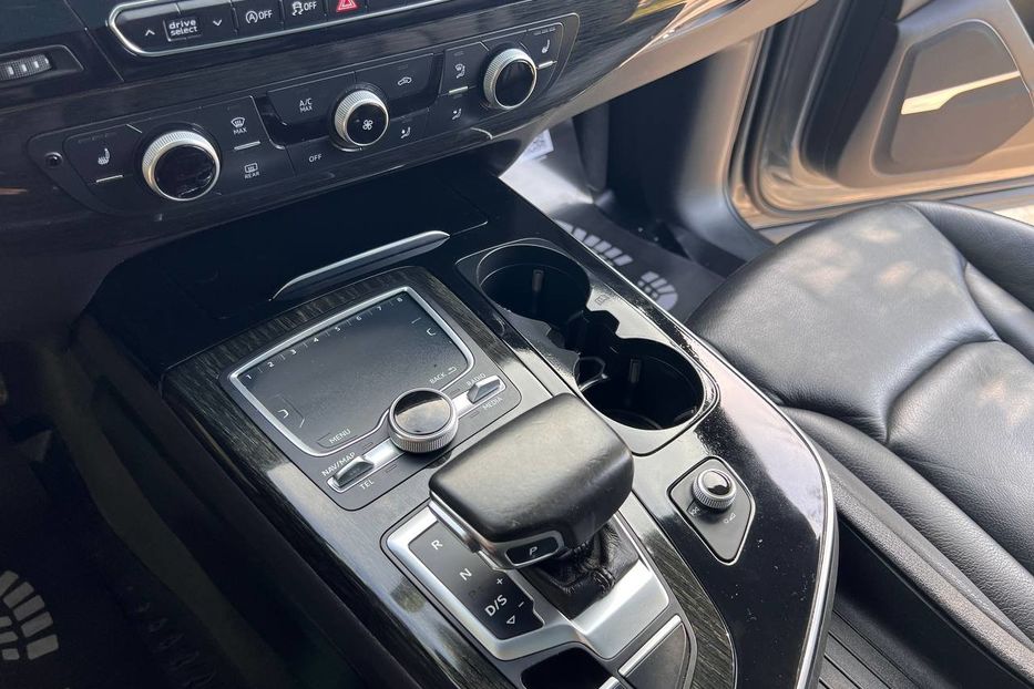 Продам Audi Q7 2016 года в Черновцах