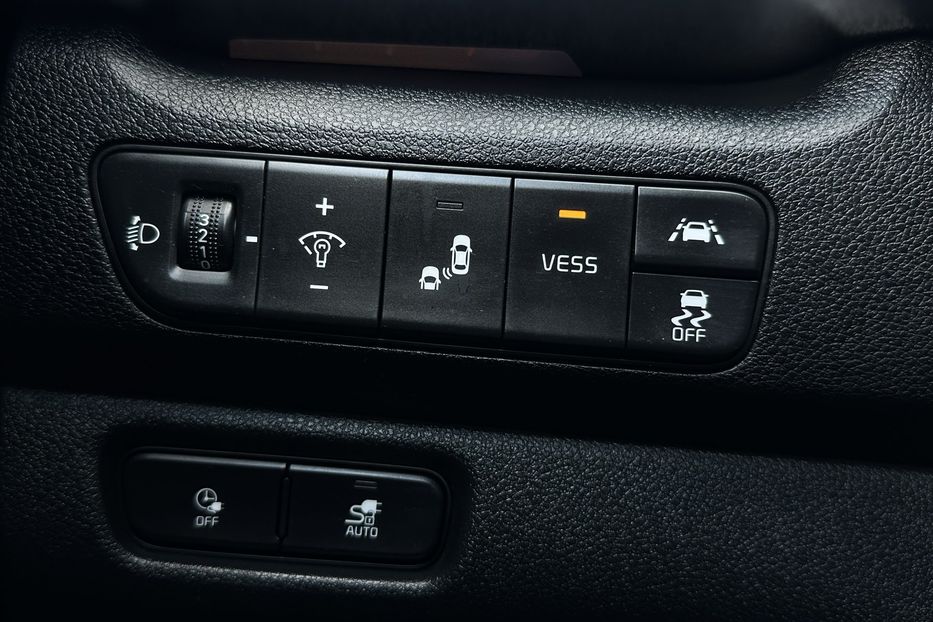 Продам Kia Niro 64 кВт Макс. комплектектація  2020 года в Львове