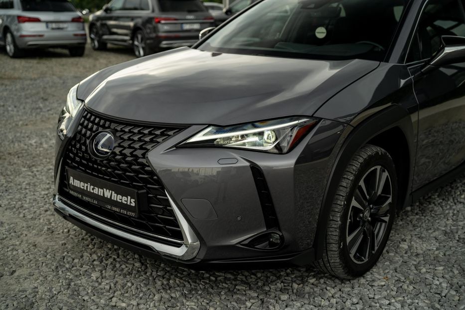 Продам Lexus CT UX 250h 2021 года в Черновцах