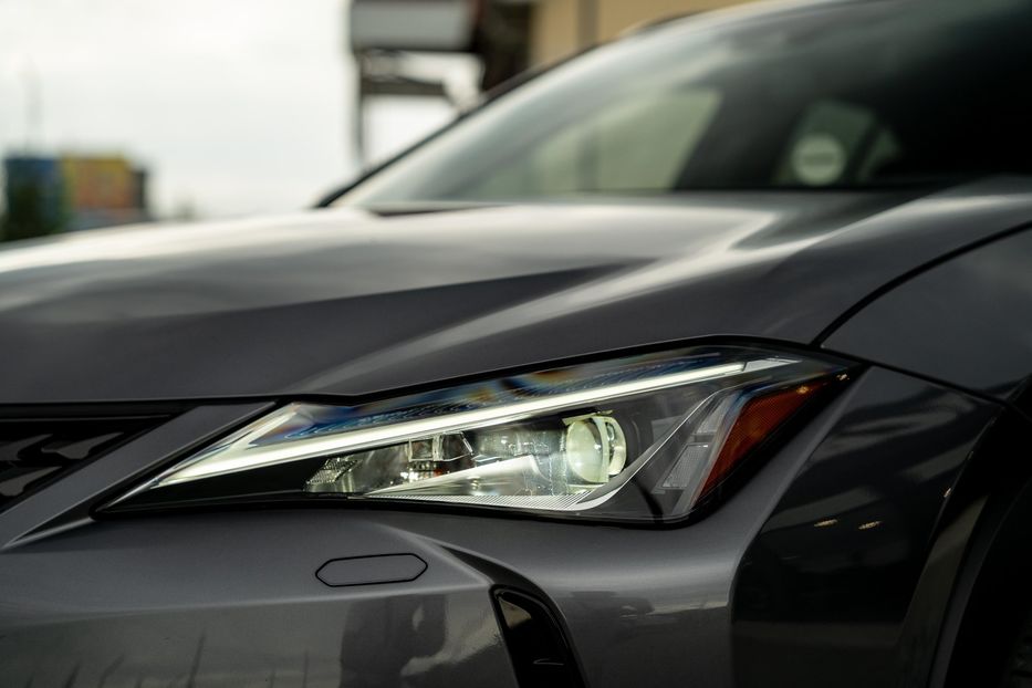 Продам Lexus CT UX 250h 2021 года в Черновцах