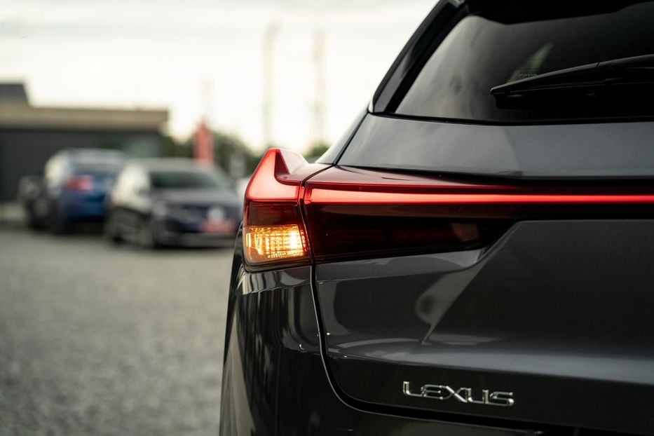 Продам Lexus CT UX 250h 2021 года в Черновцах