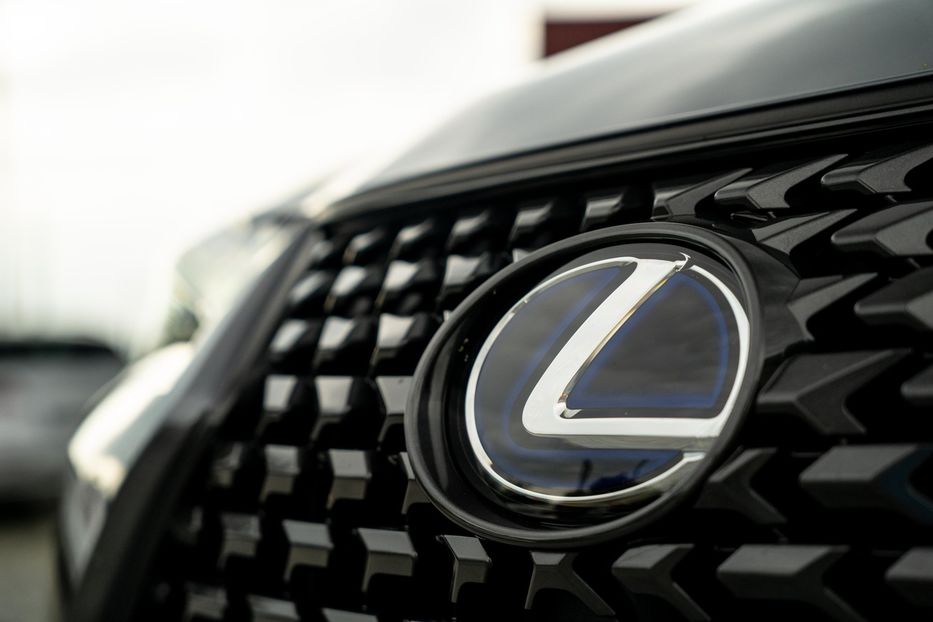 Продам Lexus CT UX 250h 2021 года в Черновцах