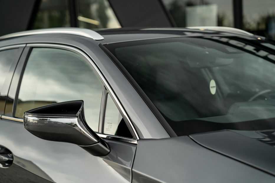 Продам Lexus CT UX 250h 2021 года в Черновцах
