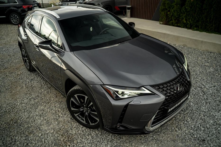 Продам Lexus CT UX 250h 2021 года в Черновцах
