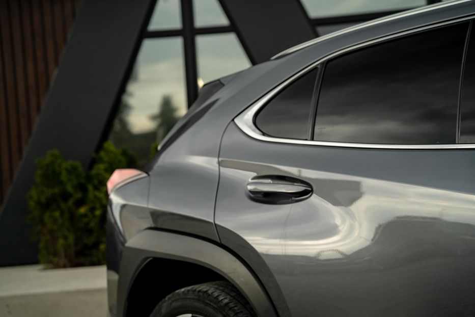 Продам Lexus CT UX 250h 2021 года в Черновцах
