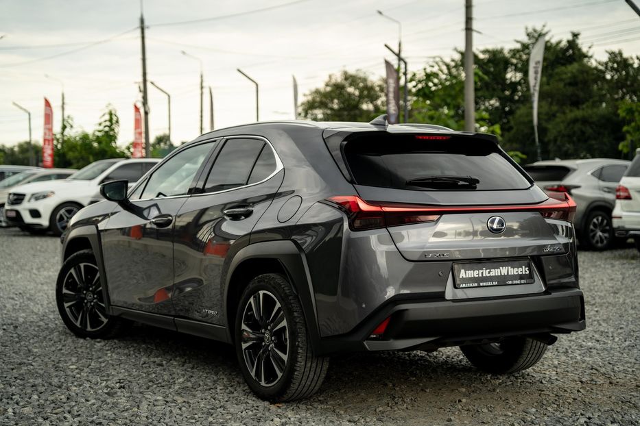 Продам Lexus CT UX 250h 2021 года в Черновцах
