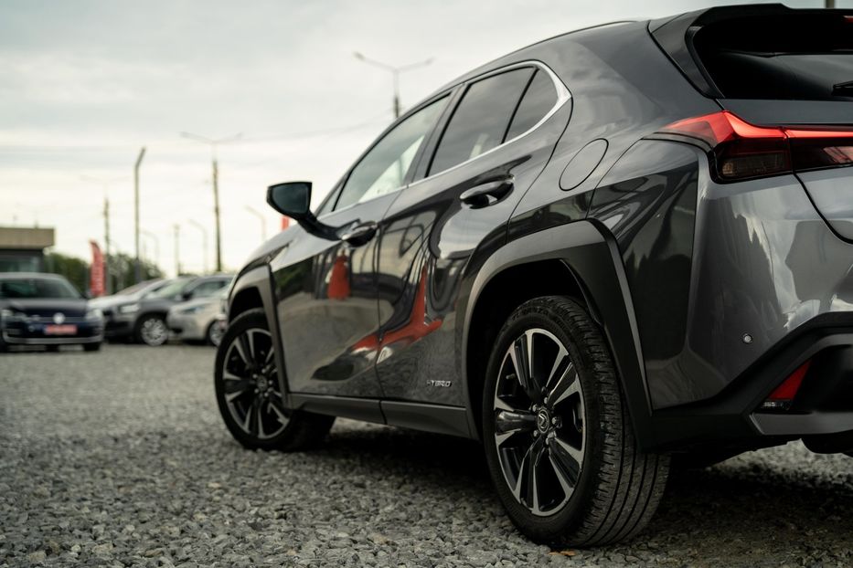 Продам Lexus CT UX 250h 2021 года в Черновцах