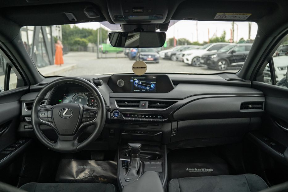 Продам Lexus CT UX 250h 2021 года в Черновцах