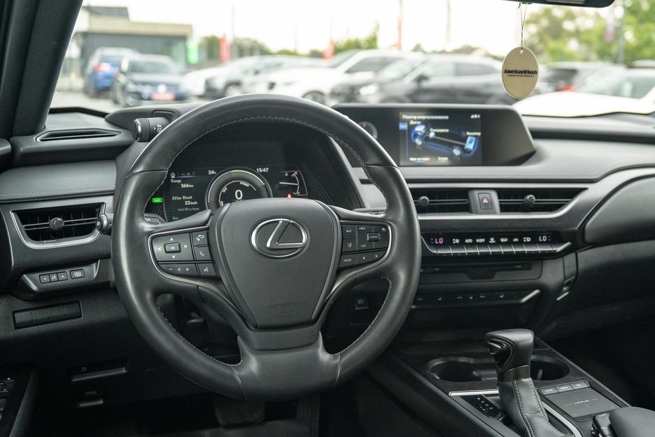Продам Lexus CT UX 250h 2021 года в Черновцах