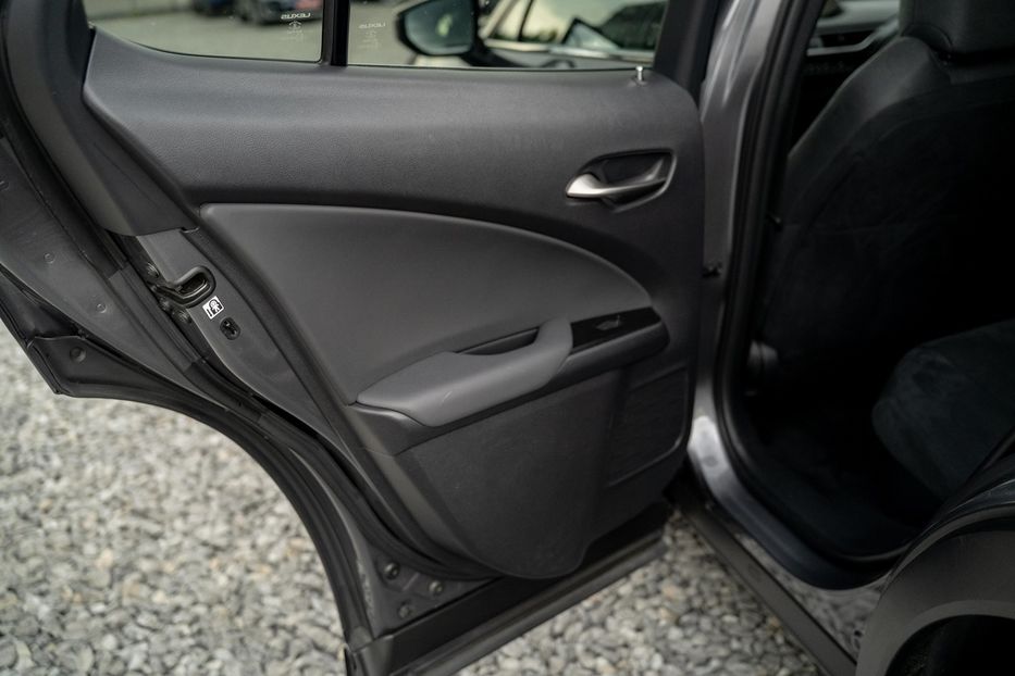 Продам Lexus CT UX 250h 2021 года в Черновцах