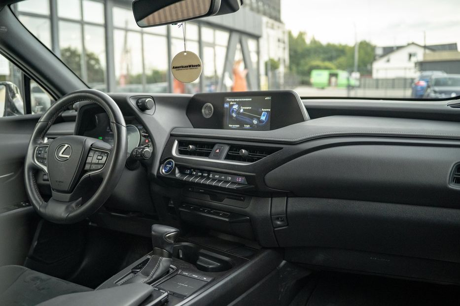Продам Lexus CT UX 250h 2021 года в Черновцах
