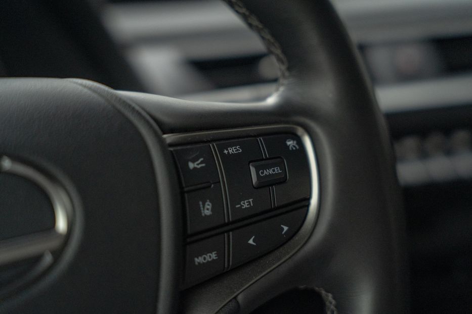 Продам Lexus CT UX 250h 2021 года в Черновцах